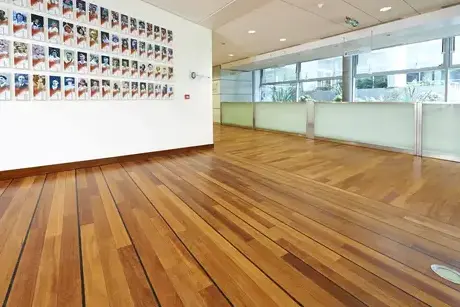 pose de parquet à Locquénolé - image 3