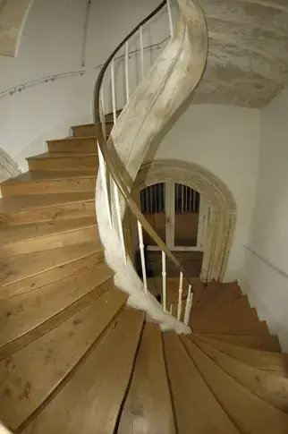 rénovation d'escaliers en bois à Locquénolé - image 4