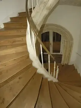 rénovation d'escaliers en bois à Plouaret - image 2